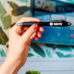 SH 1410 N boligrafo con luz drite color negro 2